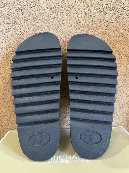 Продам сандалии Reserved новые