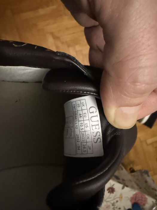 Кафяви кецове Guess номер 44. Оригинални!