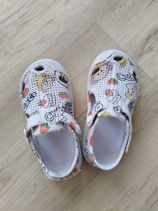 Детски пантофи 27