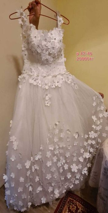 Свадебные платья и аксессуары