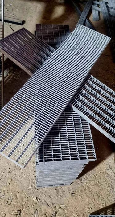 Trepte zincate galvanizate