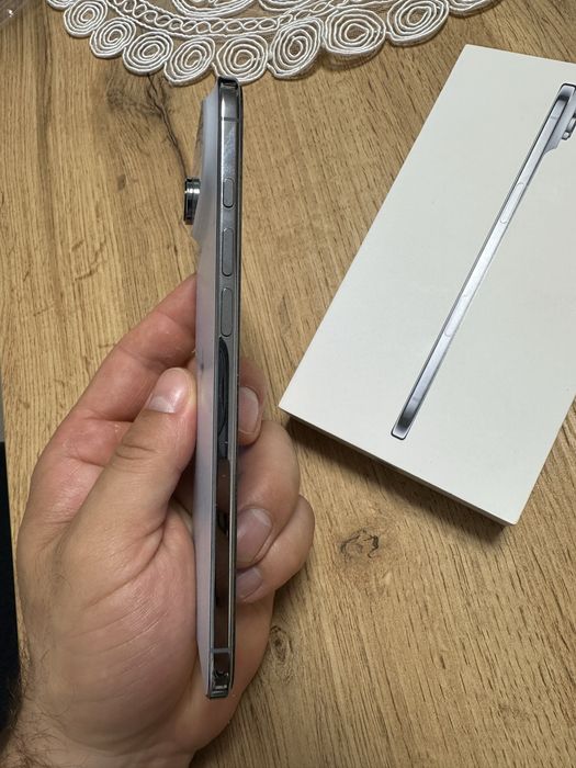 Продавам İPhone AİR 256Gb
