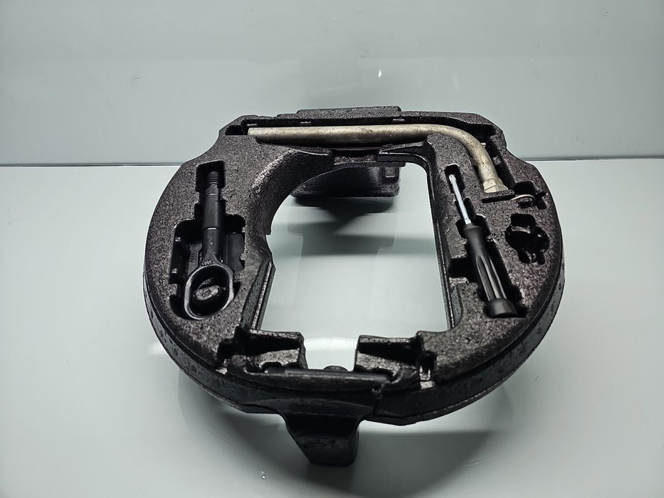 Set cric si cheie AUDI A6 (4G2, C7) [Fabr 2012-2017] OEM