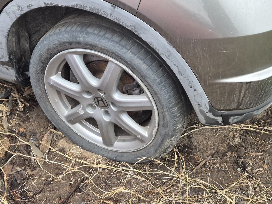 Продавам на части Honda civic