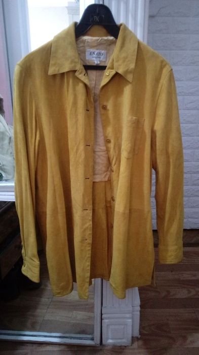 Продам замшевую куртку