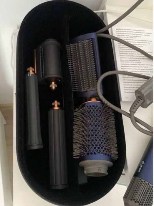 Продам фен Dyson