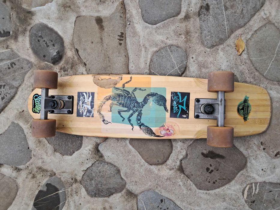 Longboard pentru copii de aprox 10 ani