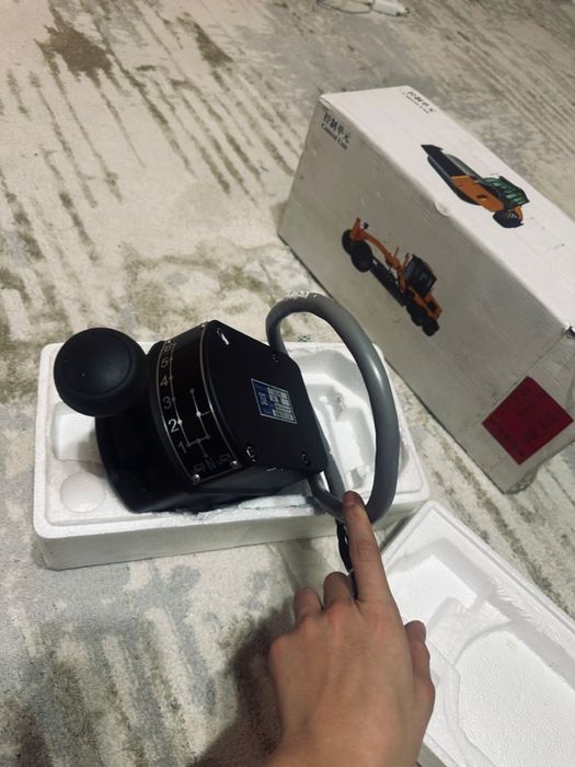 Селектор для погрузчика глейлер трактор