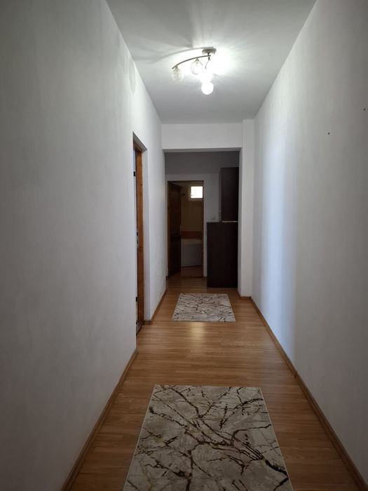 Proprietar vând 2 camere decomandate + garaj 20 mp | Turnișor – cartie