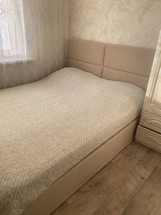 Продам спальный гарнитур