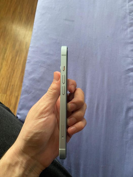 Продам Iphone 15 128GB