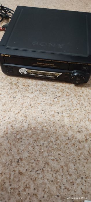 DVD  плейер. Видеомагнитофон.