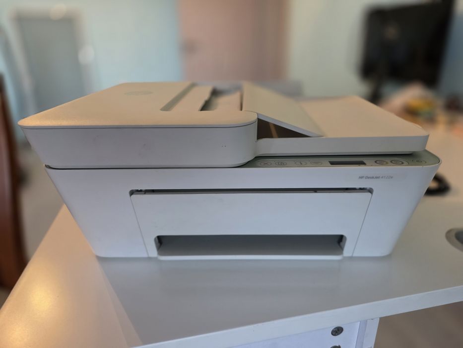 Мултифункционален цветен принтер HP DeskJet 4122e (Wi-Fi, скенер, копир, ADF)