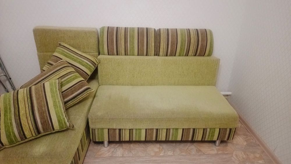 Мягкий уголок диван