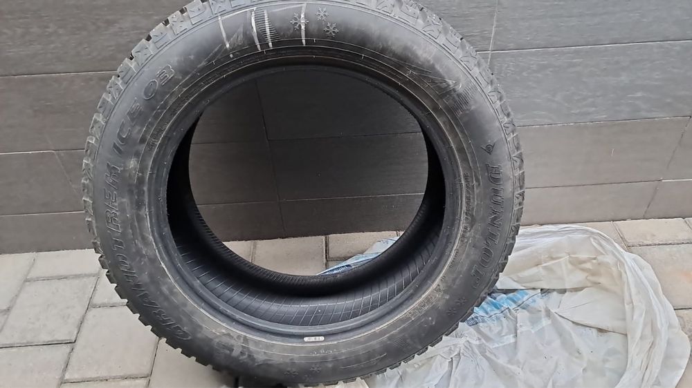 Продам зимнюю резину 265/55R20