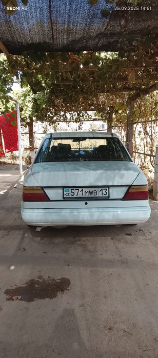 Мерседес бенс W124 E200