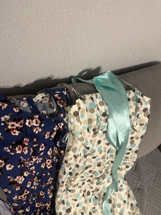 Продам три платья за 5000тг , размер 42-44