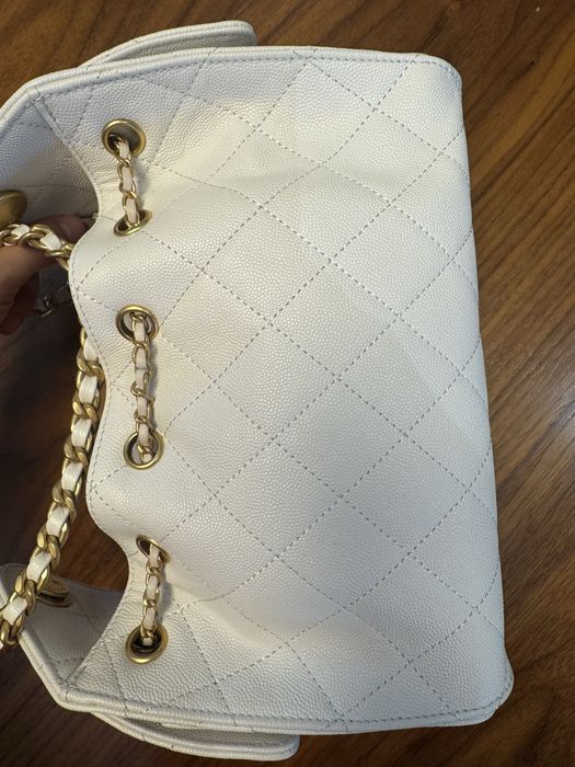 CHANEL 25 Mini white