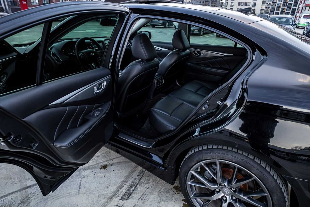 2015 INFINITI Q50 3.7 RWD