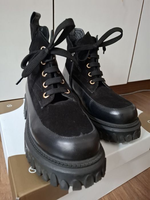 Дамски   боти  естествен велур и кожа