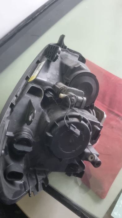 Far stanga Nissan Qashqai 2012 xenon, complet