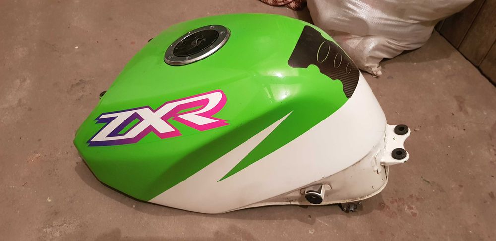 Kawasaki ZXR 400 части
