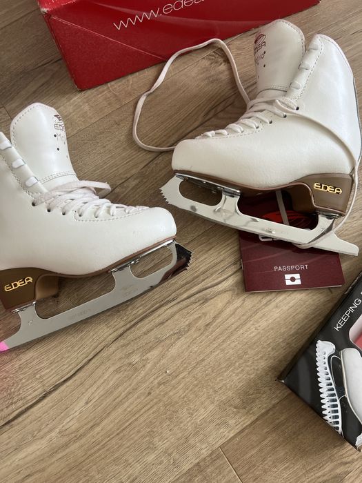 Продам Коньки edea Motivo 195