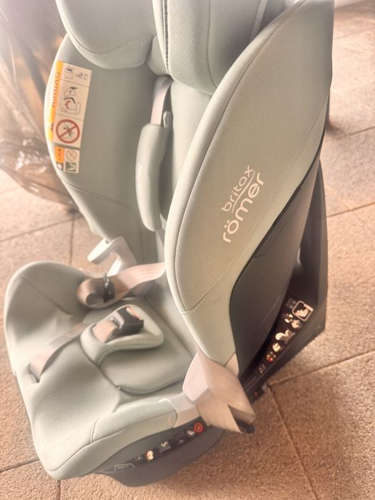 Scaun auto pentru copii Britax Romer rotativ 360 3 luni-4 ani, 61-105 cm, 20 kg