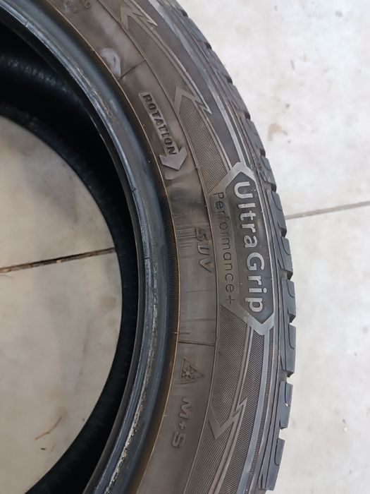 2buc Anvelope iarna 235 55 19 Goodyear dot2021