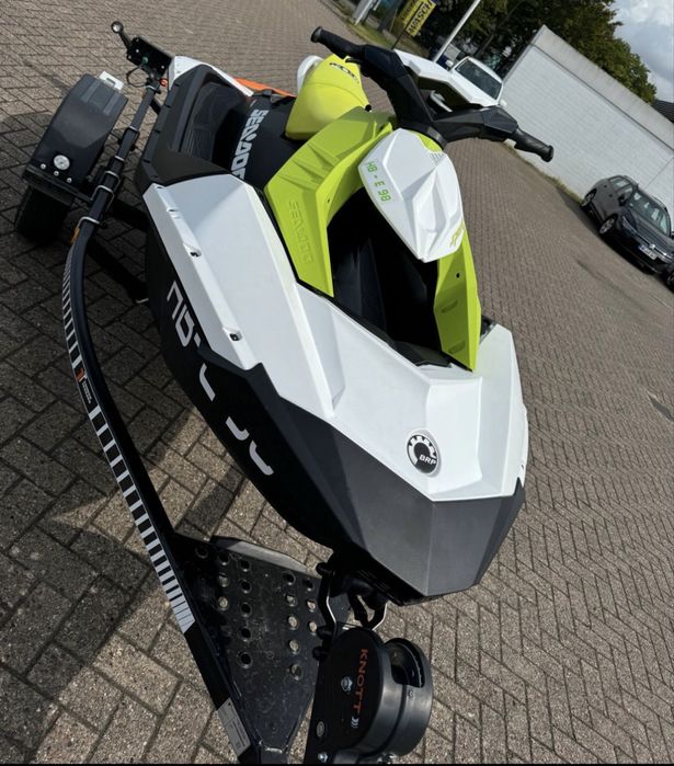 SeaDoo Spark 2up 2023 с колесар