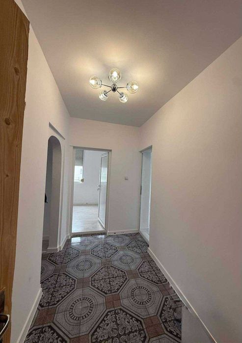 Продава се Двустаен апартамент в Казанлък - 70 кв.м за 765 €/кв.м - Снимка #2