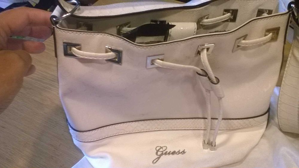 poseta geanta umar GUESS alba cu argintiu, sh, pret 300 lei