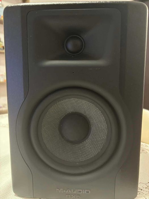 M-Audio BX5 D3 boxe/monitoare studio + Arturia MiniFuse 1 White