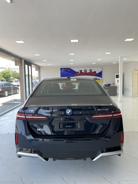 BMW i5 40LM Sport