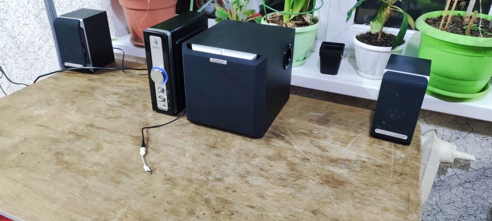 Компьютерные колонки 2.1 Edifier C11