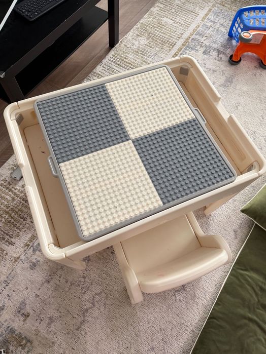 Детский стол со стулом