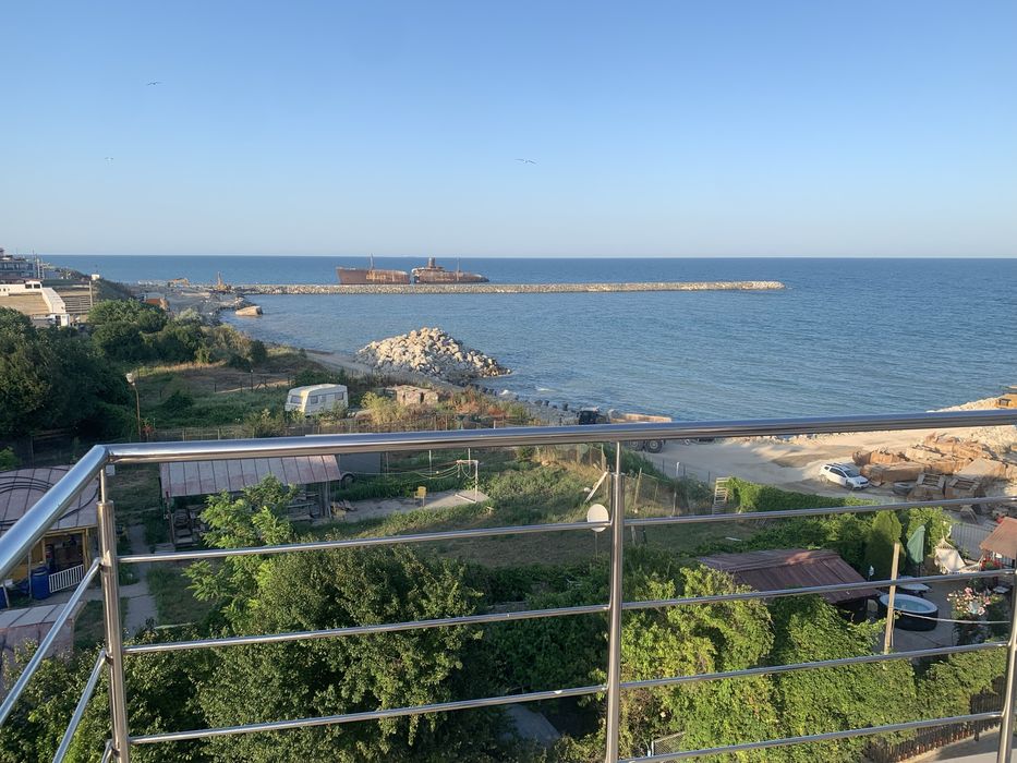 Apartamente in rate,prima linie la mare