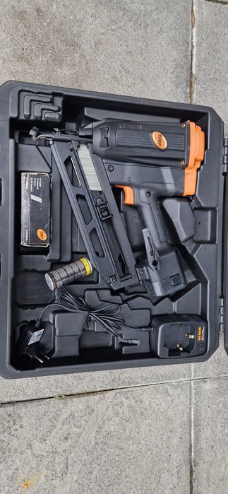 T jep pistol de cuie de finisaje