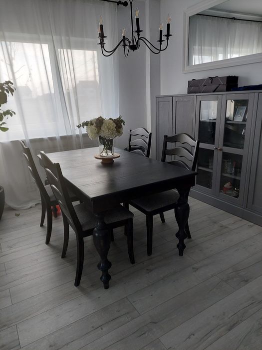 Vând 4 scaune Din lemn masiv Mobexpert Thelma