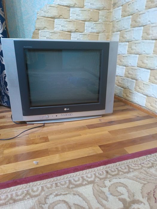 Телевизор LG 54 продаётся