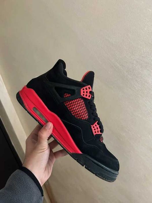 Nike Air Jordan 4 Retro “Red Thunder