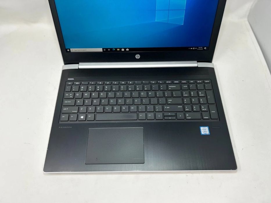 Okazie* HP Intel i5 , RAM 8gb ddr4, SSD m2 250gb. Baterie 2ore, ecra