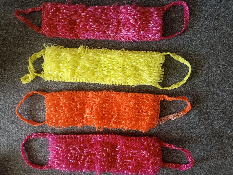 Мочалки разного цвета