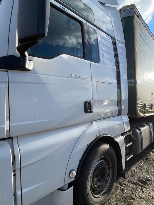 Ansamblu camion & remorcă