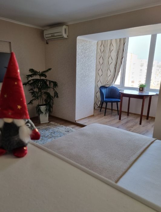 СДАМ 1ком -прямо наПлощади,ул.КазахстанД..70.Для 2их чело