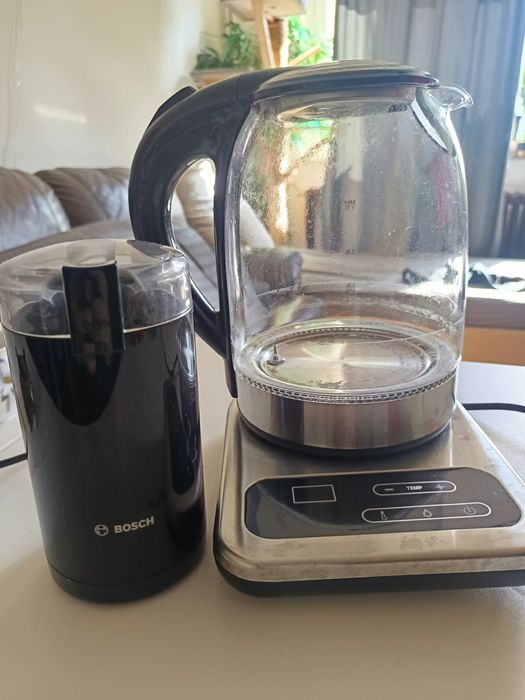 Rasnita bosch si fierbator smart cu lumina si timer