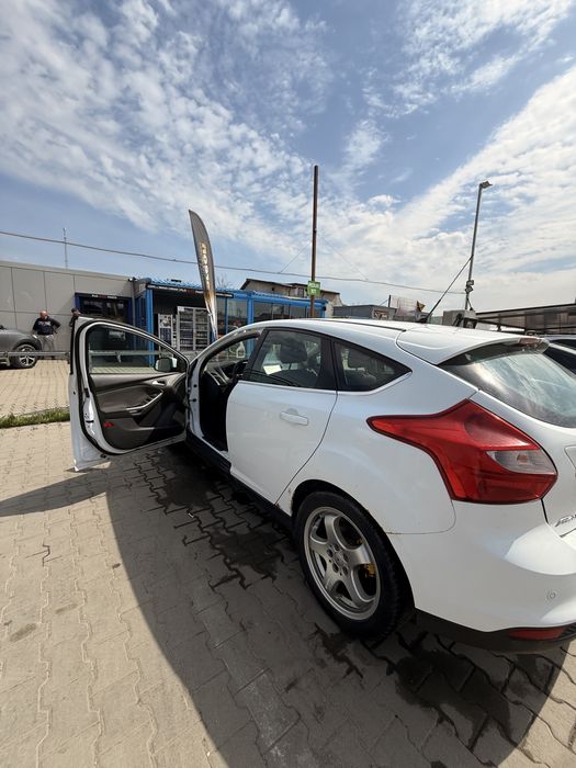 FORD Focus 2011 — imagine 3