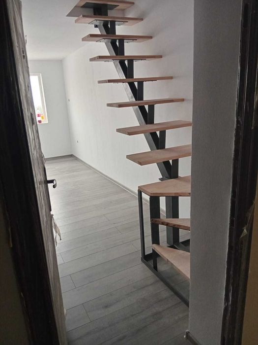 Vând apartament cu două dormitoare