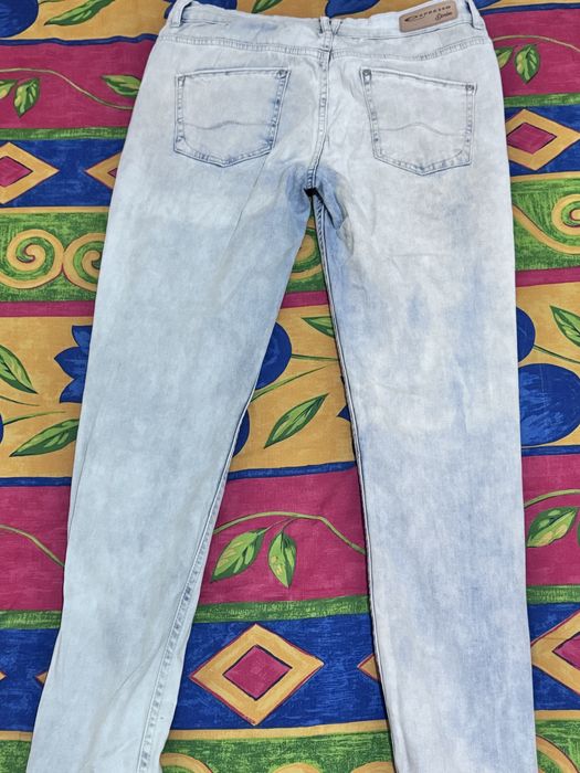 Продавам дънки неса носени не оцелих размера но стоят от даста време