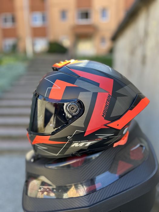 MT Helmets Thunder 4 sv
